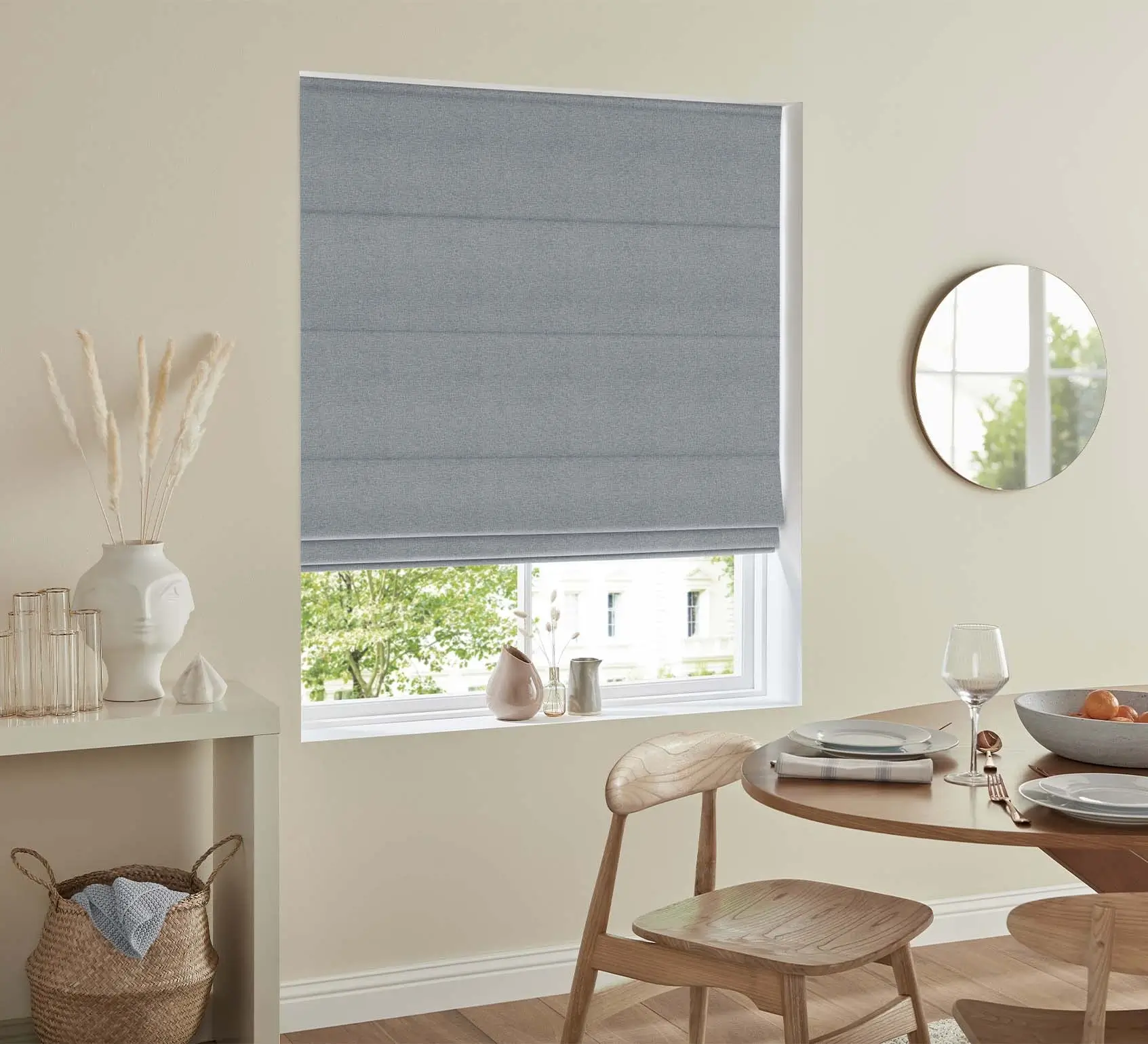 Roman Shades – Soft Structure, Smart Cooling, and a Clean Look for UAE Homes