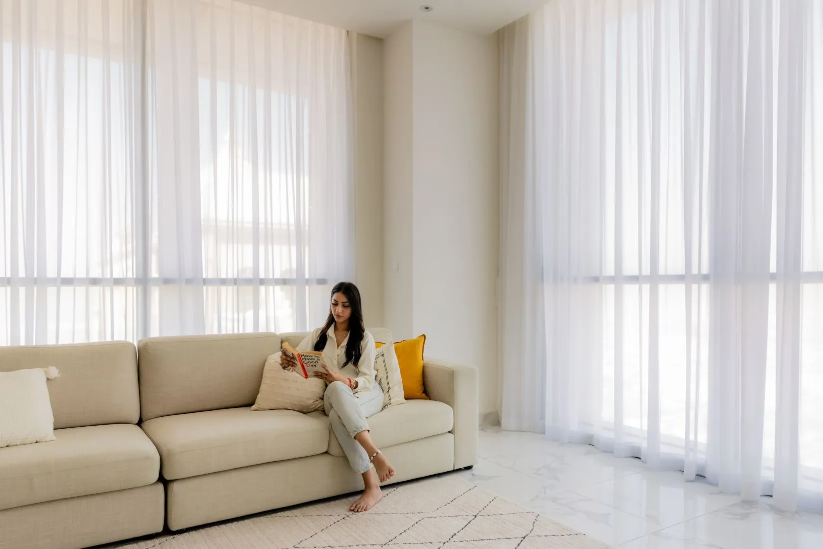 Curtain installation in Dubai that’s actually easy